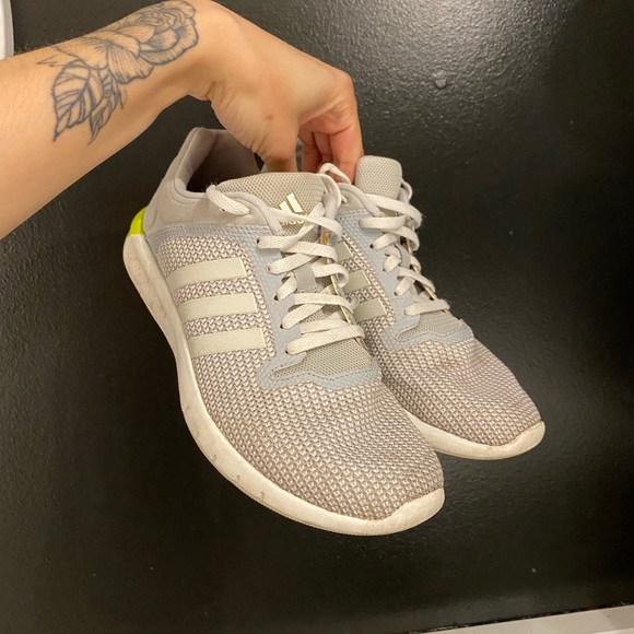 ADIDAS SNEAKERS SZ 6 - Picture 1 of 5